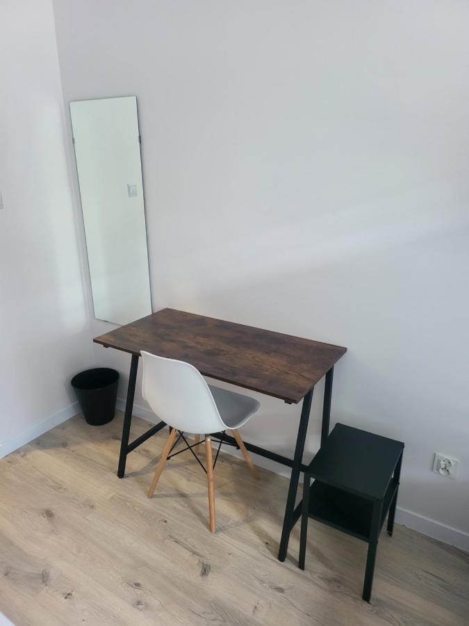 Rooms4Rest Wiertnicza - Private Rooms For Tourists - Atr Consulting Sp, Z O,O, Varsovie Extérieur photo